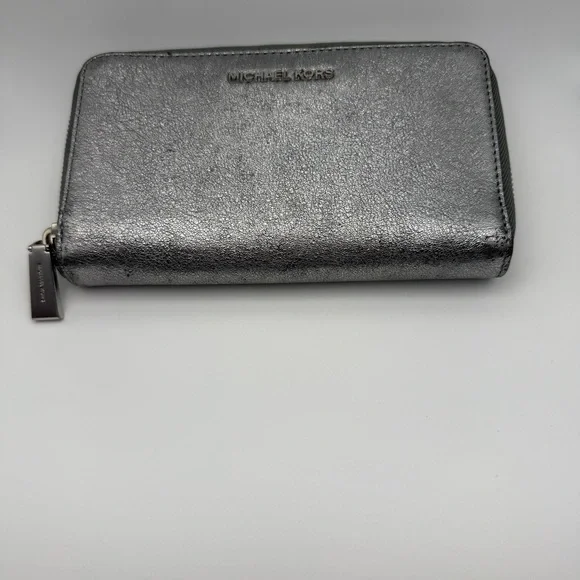 Michael Kors Large Smartphone Wallet - Metallic Silver Glitter - Picture 3 of 13